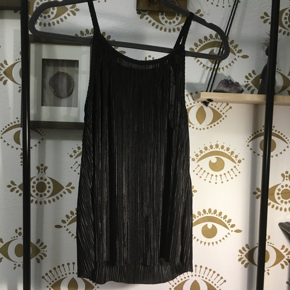 Little black top - Picture 2 of 5